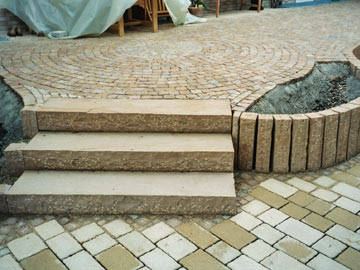 Stufenbau f&uuml;r Terrasse